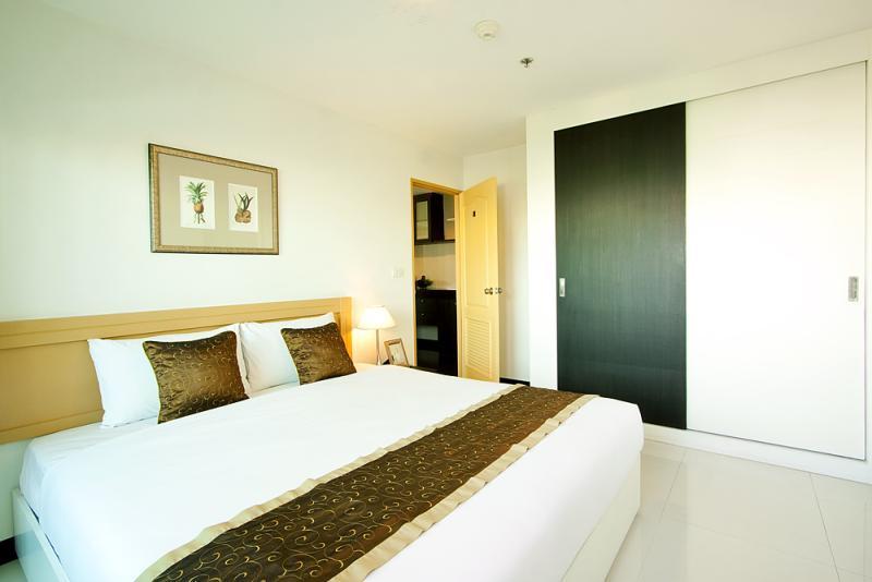 Laurel Suite Bangkok Room photo